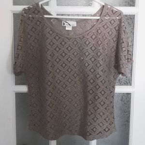 2/25$*** Beautiful lace pull over top